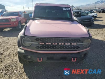 Piąte zdjęcie samochodu w środku: 2023 FORD BRONCO BASE VIN:1FMEE5DP3PLA84959 - miniatura