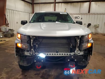 Piąte zdjęcie samochodu w środku: 2020 CHEVROLET SILVERADO K1500 TRAIL BOSS CUSTOM VIN:3GCPYCEF7LG437001 - miniatura