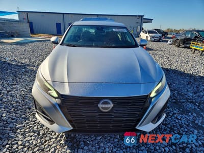 Piąte zdjęcie samochodu w środku: 2023 NISSAN ALTIMA SV VIN:1N4BL4DVXPN318434 - miniatura