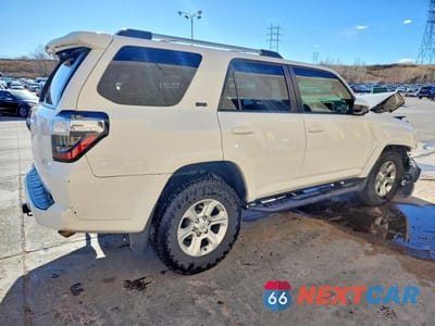 Trzecie zdjęcie samochodu z tyłu: 2019 TOYOTA 4RUNNER SR5 VIN:JTEBU5JR2K5731148 - miniatura