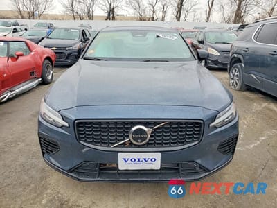 Piąte zdjęcie samochodu w środku: 2024 VOLVO S60 ULTIMATE VIN:7JRH60FM9RG289381 - miniatura