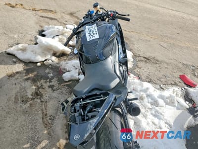 Zdjęcie 6 z 10 samochodu: 2011 YAMAHA YZFR6 VIN:JYARJ16E8BA021572 - miniatura