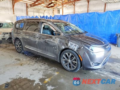 Czwarte zdjęcie samochodu z boku: 2018 CHRYSLER PACIFICA LIMITED VIN:2C4RC1GG9JR104761 - miniatura