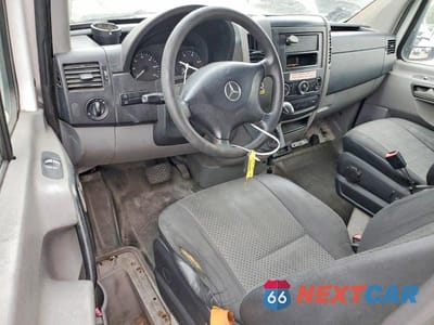 Zdjęcie 8 z 12 samochodu: 2011 MERCEDES-BENZ SPRINTER 2500 VIN:WD3PE8CB4B5568263 - miniatura