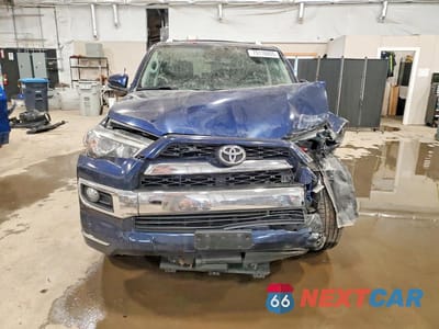 Piąte zdjęcie samochodu w środku: 2018 TOYOTA 4RUNNER LIMITED VIN:JTEBU5JR6J5521909 - miniatura