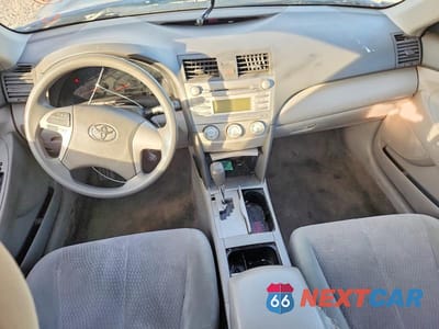 Zdjęcie 8 z 12 samochodu: 2010 TOYOTA CAMRY LE VIN:4T4BF3EK0AR083007 - miniatura