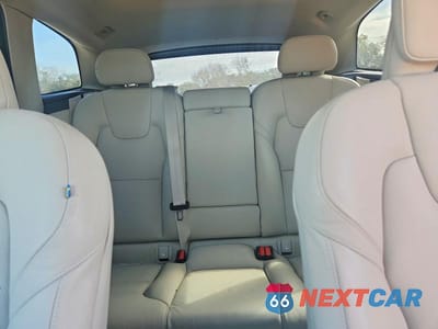 Zdjęcie 10 z 12 samochodu: 2023 VOLVO XC60 CORE VIN:YV4L12RV5P1239713 - miniatura
