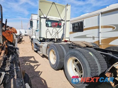 Trzecie zdjęcie samochodu z tyłu: 2014 MACK CXU613 SEMI TRUCK VIN:1M1AW02Y4EM041012 - miniatura