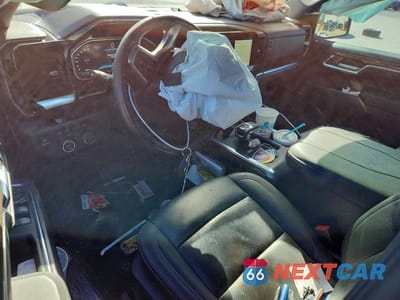 Zdjęcie 8 z 11 samochodu: 2024 CHEVROLET SILVERADO K1500 RST VIN:2GCUDEED8R1238579 - miniatura