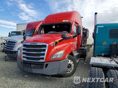 Drugie zdjęcie samochodu z przodu: 2020 FREIGHTLINER CASCADIA 126 SEMI TRUCK VIN:1FUJHHDR0LLLN2365 - miniatura