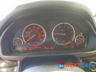 Zdjęcie 9 z 14 samochodu: 2015 BMW X5 XDRIVE35I VIN:5UXKR0C52F0K64642 - miniatura