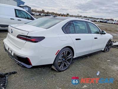 Trzecie zdjęcie samochodu z tyłu: 2025 BMW 760 XI VIN:WBA33EJ0XSCV31673 - miniatura