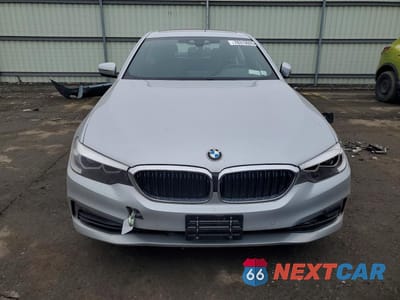 Piąte zdjęcie samochodu w środku: 2019 BMW 530XE VIN:WBAJB1C5XKB376270 - miniatura