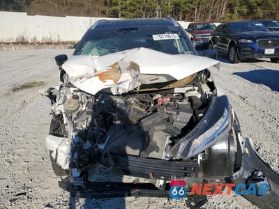 Piąte zdjęcie samochodu w środku: 2024 NISSAN KICKS SV VIN:3N1CP5CV6RL522132 - miniatura