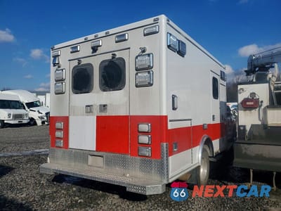 Trzecie zdjęcie samochodu z tyłu: 2024 FORD F350 SUPER DUTY AMBULANCE VIN:1FDRF3HN5RDA26893 - miniatura