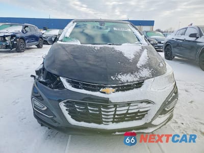 Piąte zdjęcie samochodu w środku: 2017 CHEVROLET CRUZE LT VIN:1G1BE5SMXH7131830 - miniatura