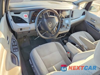 Zdjęcie 8 z 13 samochodu: 2015 TOYOTA SIENNA LE VIN:5TDKK3DC5FS558649 - miniatura