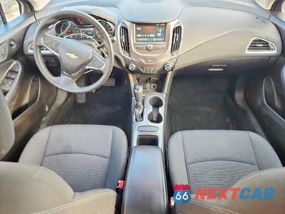 Zdjęcie 8 z 14 samochodu: 2018 CHEVROLET CRUZE LT VIN:1G1BE5SM0J7193260 - miniatura