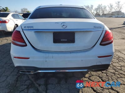Zdjęcie 6 z 12 samochodu: 2017 MERCEDES-BENZ E 300 4MATIC VIN:WDDZF4KB8HA098329 - miniatura