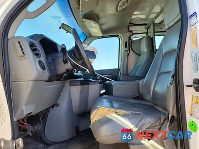 Zdjęcie 7 z 13 samochodu: 2010 FORD ECONOLINE E250 VAN VIN:1FTNE2EL9ADA09912 - miniatura