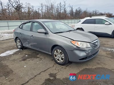 Czwarte zdjęcie samochodu z boku: 2010 HYUNDAI ELANTRA BLUE VIN:KMHDU4AD0AU161842 - miniatura