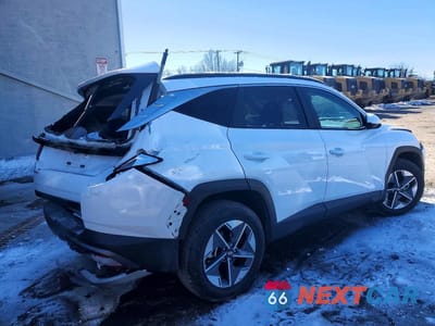 Trzecie zdjęcie samochodu z tyłu: 2025 HYUNDAI TUCSON SEL VIN:5NMJBCDE0SH503990 - miniatura