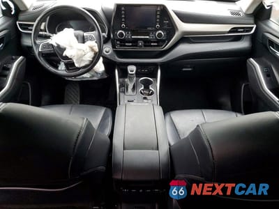 Zdjęcie 8 z 13 samochodu: 2021 TOYOTA HIGHLANDER XLE VIN:5TDGZRAH4MS051100 - miniatura
