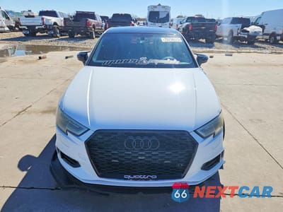 Piąte zdjęcie samochodu w środku: 2017 AUDI A3 PREMIUM VIN:WAUAUGFF2H1066601 - miniatura