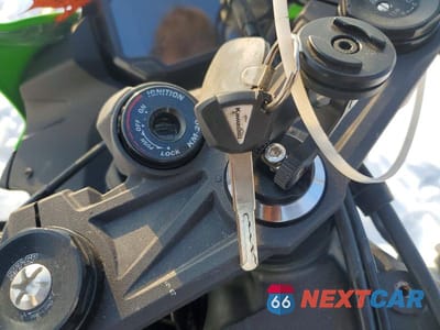 Zdjęcie 8 z 9 samochodu: 2024 KAWASAKI ZX636 K VIN:JKBZXJK16RA001360 - miniatura