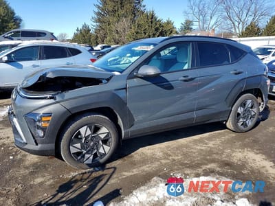 2025 HYUNDAI KONA SEL KM8HBCAB7SU341451 - główne zdjęcie licytacji z USA - miniatura