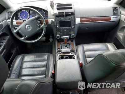 Zdjęcie 8 z 12 samochodu: 2004 VOLKSWAGEN TOUAREG TDI 5.0 VIN:WVGHH77L84D082350 - miniatura