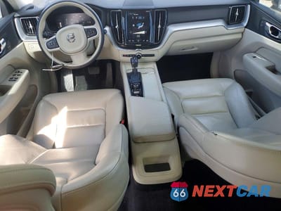 Zdjęcie 8 z 12 samochodu: 2019 VOLVO XC60 T5 MOMENTUM VIN:LYV102DKXKB251593 - miniatura