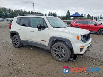 Czwarte zdjęcie samochodu z boku: 2023 JEEP RENEGADE LATITUDE VIN:ZACNJDB16PPP56174 - miniatura