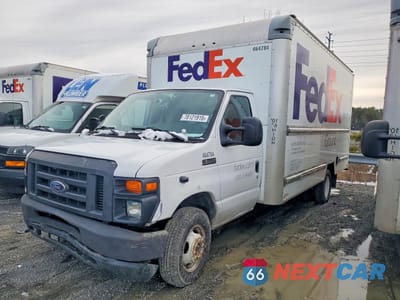 2015 FORD E350 BOX TRUCK 1FDWE3FS0FDA24561 - główne zdjęcie licytacji z USA - miniatura
