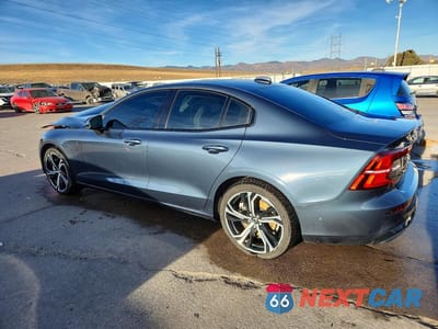 Drugie zdjęcie samochodu z przodu: 2023 VOLVO S60 PLUS VIN:7JRH60FW4PG249336 - miniatura