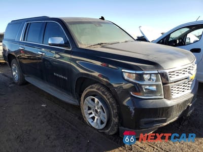 Czwarte zdjęcie samochodu z boku: 2018 CHEVROLET SUBURBAN C1500 LT VIN:1GNSCHKC6JR390578 - miniatura