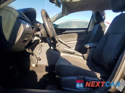 Zdjęcie 7 z 12 samochodu: 2012 VOLKSWAGEN PASSAT S VIN:1VWAP7A35CC094247 - miniatura