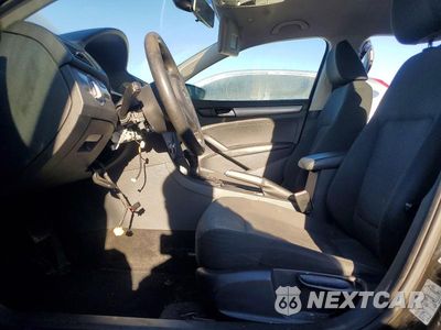 Zdjęcie 7 z 12 samochodu: 2012 VOLKSWAGEN PASSAT S VIN:1VWAP7A35CC094247 - miniatura