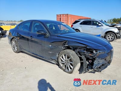 Czwarte zdjęcie samochodu z boku: 2025 ALFA ROMEO GIULIA BASE VIN:ZARFAMAN4S7689811 - miniatura