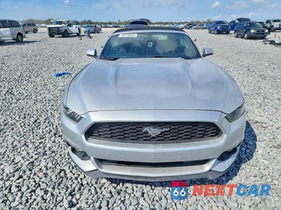 Piąte zdjęcie samochodu w środku: 2015 FORD MUSTANG VIN:1FATP8EM4F5330440 - miniatura