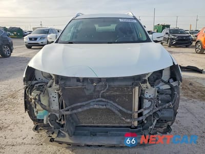 Piąte zdjęcie samochodu w środku: 2017 NISSAN ROGUE SV VIN:KNMAT2MV2HP569013 - miniatura