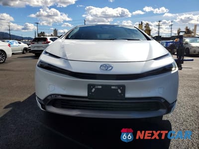 Piąte zdjęcie samochodu w środku: 2024 TOYOTA PRIUS LIMITED VIN:JTDACAAUXR3044666 - miniatura