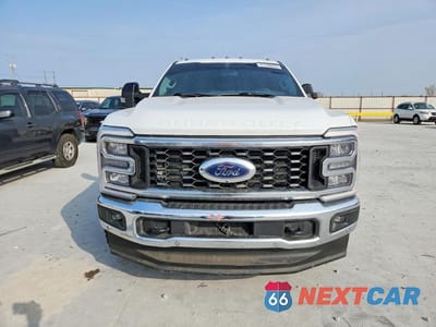 Piąte zdjęcie samochodu w środku: 2023 FORD F350 SUPER DUTY VIN:1FT8W3DT6PEE01542 - miniatura