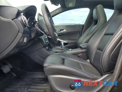 Zdjęcie 7 z 11 samochodu: 2019 MERCEDES-BENZ CLA 250 VIN:WDDSJ4EB7KN714310 - miniatura