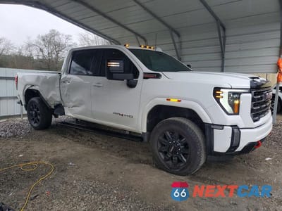 Czwarte zdjęcie samochodu z boku: 2024 GMC SIERRA K2500 AT4 VIN:1GT49PEY5RF210683 - miniatura
