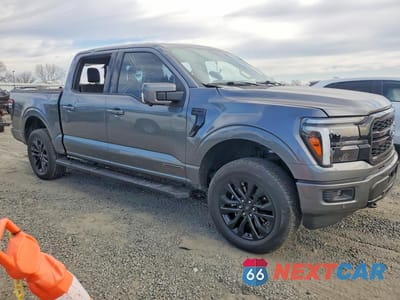 Czwarte zdjęcie samochodu z boku: 2025 FORD F150 LARIAT VIN:1FTFW5LD9SFA25872 - miniatura