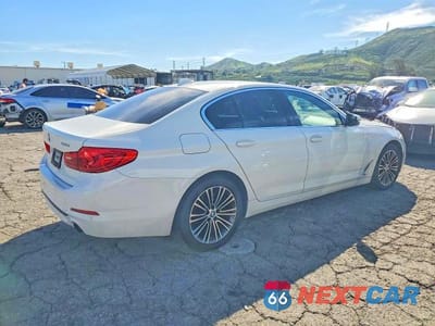Trzecie zdjęcie samochodu z tyłu: 2020 BMW 530 I VIN:WBAJR3C00LWW59007 - miniatura