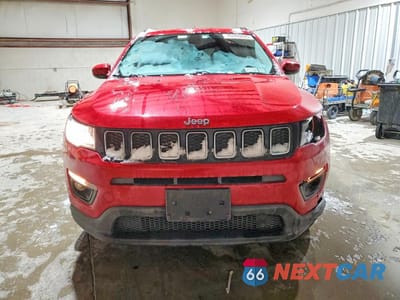Piąte zdjęcie samochodu w środku: 2018 JEEP COMPASS LATITUDE VIN:3C4NJDBB0JT481297 - miniatura