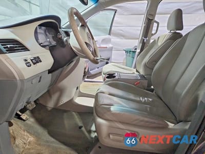 Zdjęcie 7 z 13 samochodu: 2014 TOYOTA SIENNA VIN:5TDDK3DCXES087153 - miniatura