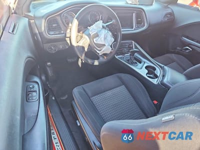 Zdjęcie 8 z 12 samochodu: 2018 DODGE CHALLENGER SXT VIN:2C3CDZAG6JH231794 - miniatura